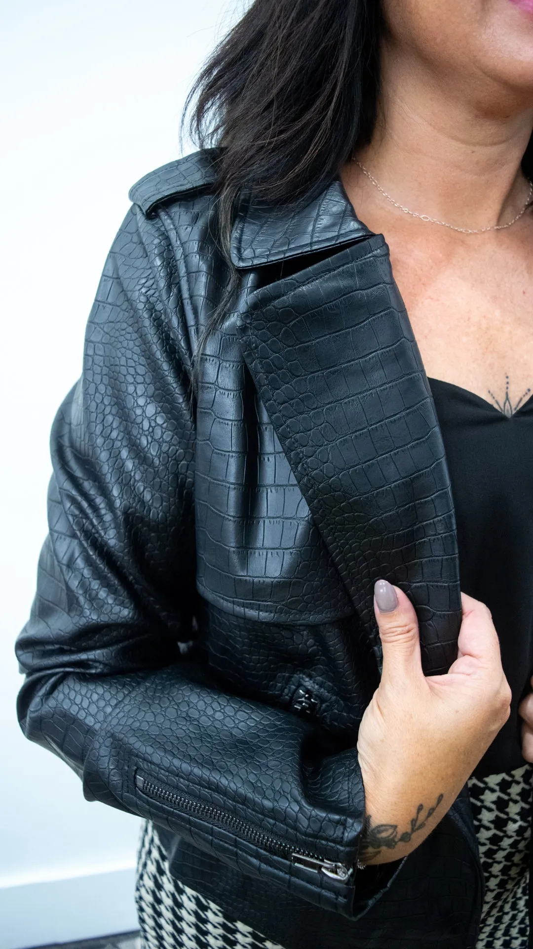 Optimized Carina Jacket: Enhanced with Durable, Lightweight Design