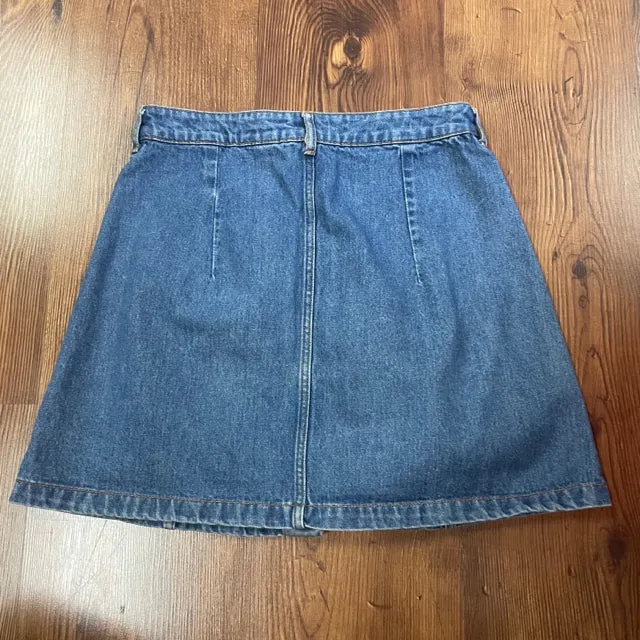 Divided SIZE 6 Women's Skirt