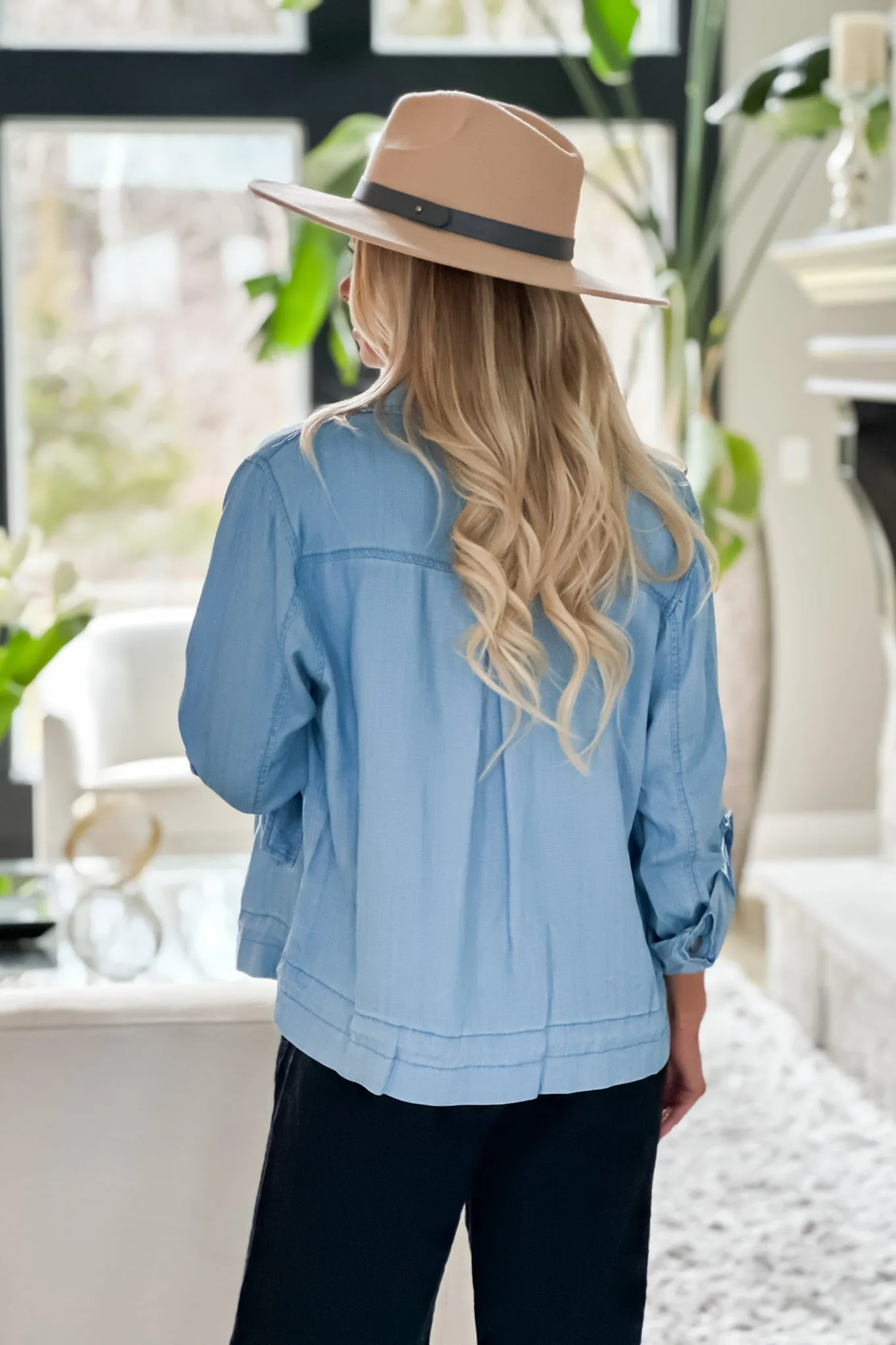 Do You Utility Roll Sleeve Jacket : Chambray