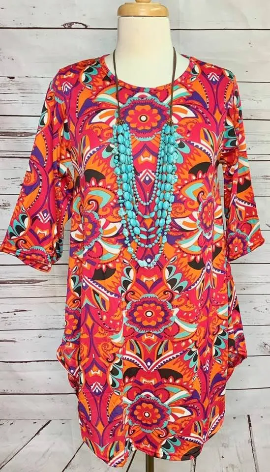 S/M : Pink, Purple, Orange, Turquoise Design Scoop Tunic